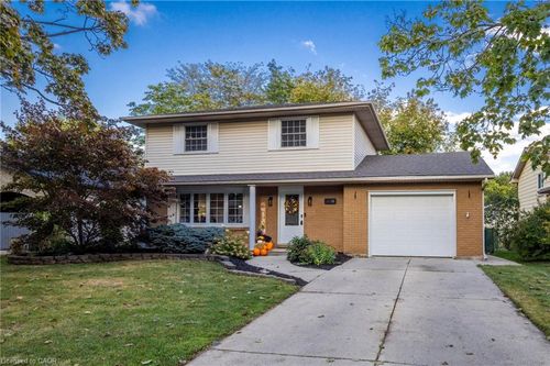 119 Oak St, Simcoe, ON, N3Y4S2 | Card Image