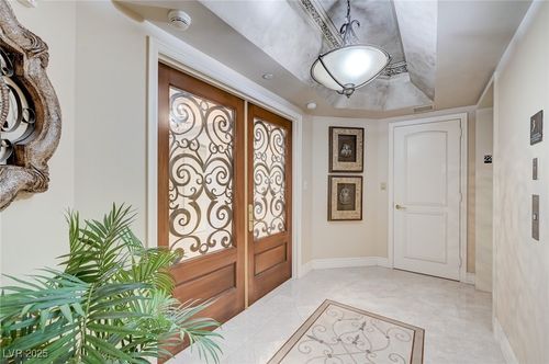 unit-2201-2747 Paradise Rd, Las Vegas, NV, 89109-9066 | Card Image