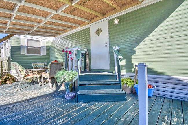 View of wooden terrace | Image 14