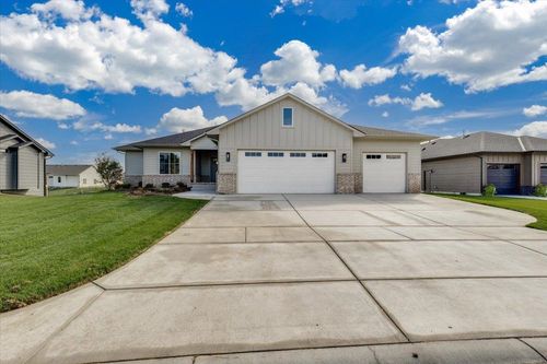 234 S Wellcrest Cir, Goddard, KS, 67052-9575 | Card Image