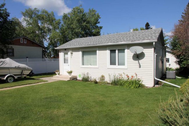 522 1 Street, Home with 2 bedrooms, 1 bathrooms and 3 parking in Loon Lake SK | Image 39
