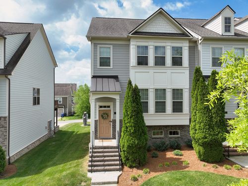 9541 Dresden Sq, Brentwood, TN, 37027-2513 | Card Image