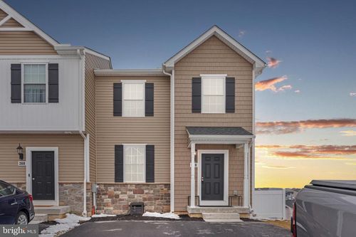 270 Holstein Dr, HANOVER, PA, 17331-8043 | Card Image