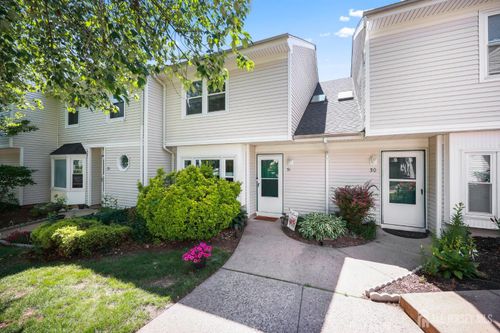 31 Dallenbach Ln, East Brunswick, NJ, 08816-5683 | Card Image