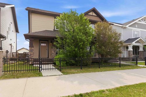 445 Heritage Dr, Fort Mcmurray, AB, T9K1S4 | Card Image