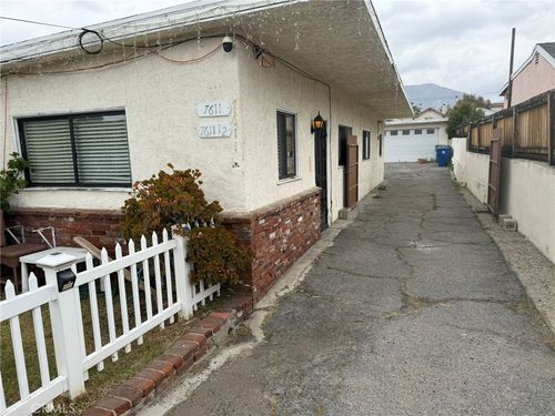 7611 Wyngate St, Tujunga, CA, 91042-1735 | Card Image