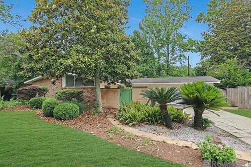 633 College Hill Dr, Baton Rouge, LA, 70808-4950 | Card Image