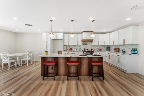 4150 Hazelcrest Dr, Las Vegas, NV, 89121-6346 | Card Image