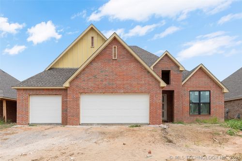 2839 E 141st Ct S, Bixby, OK, 74008-3996 | Card Image