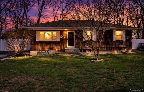 167 Robinwood Dr, Shirley, NY, 11967-3930 | Card Image