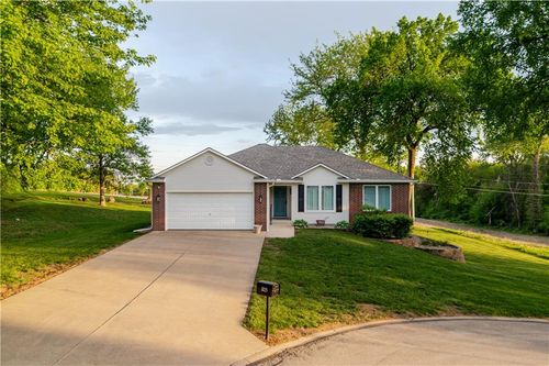 1105 Summerfield Ct, Atchison, KS, 66002-9549 | Card Image