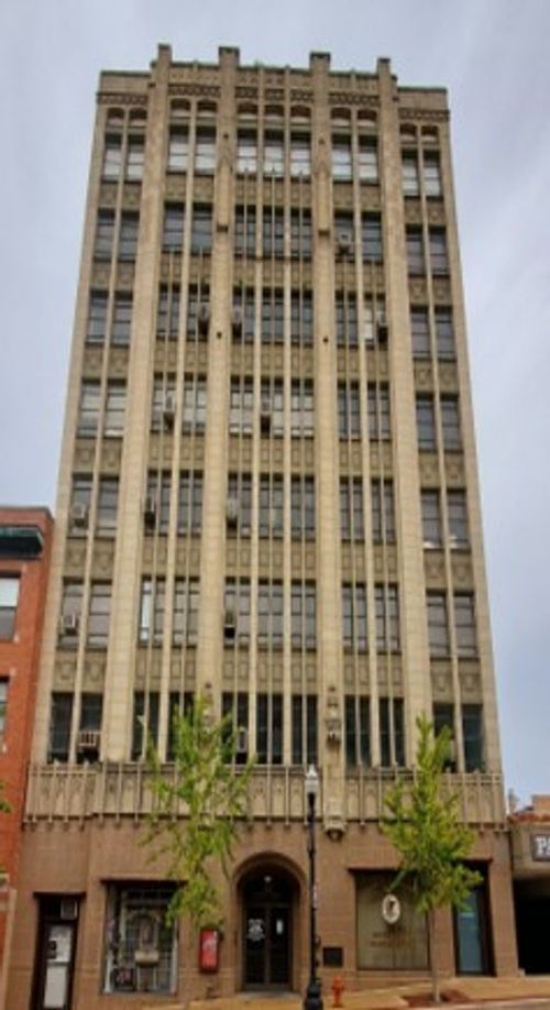 164 Division St, Elgin, IL, 60120-5587 | Card Image