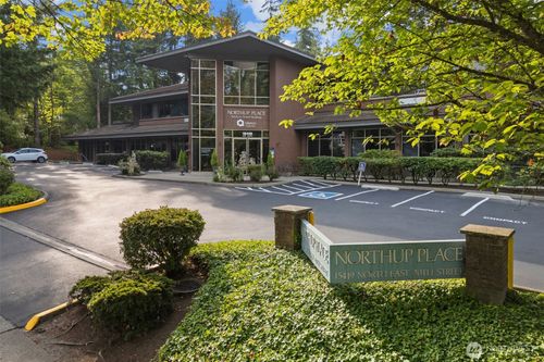 15419 Ne 20th St, Bellevue, WA, 98007-3800 | Card Image