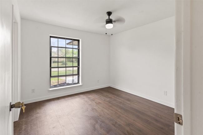 5726 Enchanted Ln, House other with 4 bedrooms, 2 bathrooms and null parking in Dallas TX | Image 23