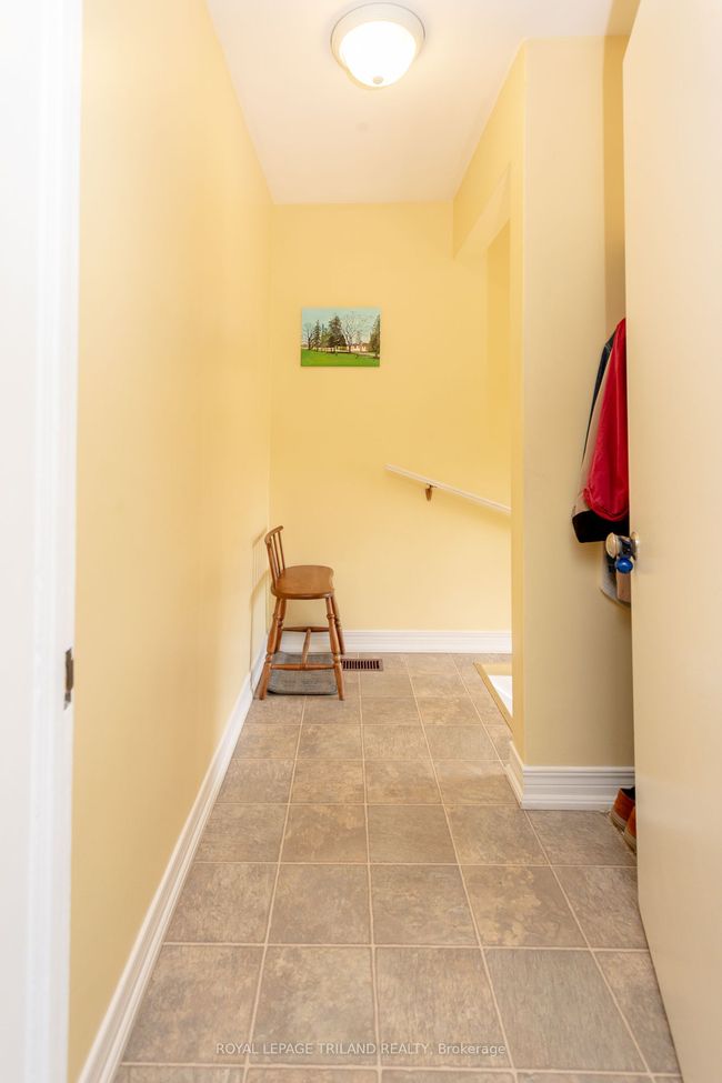 853 Avon Dr, House other with 3 bedrooms, 2 bathrooms and 10 parking in Malahide ON | Image 14
