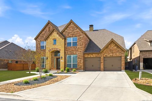 632 Sydney St, New Braunfels, TX, 78132-1802 | Card Image