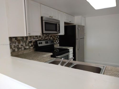 805-805 Sw 113th Way, Pembroke Pines, FL, 33025-3445 | Card Image