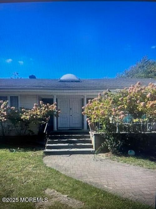 13 Ridge Rd, West Long Branch, NJ, 07764-1232 | Card Image