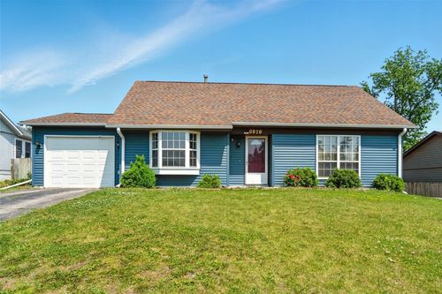 6820 Boxwood Ln Ne, Cedar Rapids, IA, 52402-5910 | Card Image