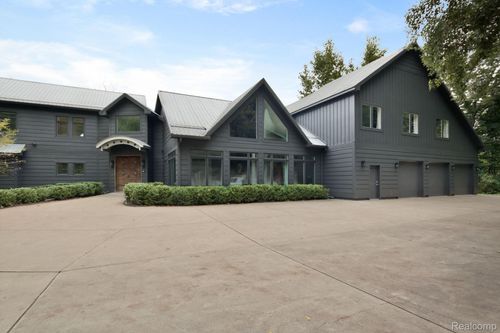 10630 Garr Rd, Berrien Springs, MI, 49103-9158 | Card Image