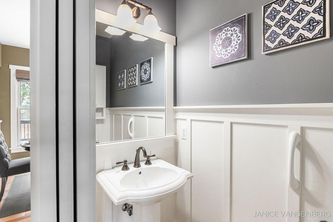 33-web-or-mls-3022-jamesway-ave | Image 20