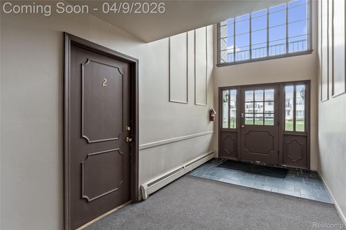 apt-a2-100 W Hickory Grove Rd, Bloomfield Hills, MI, 48304-2162 | Card Image
