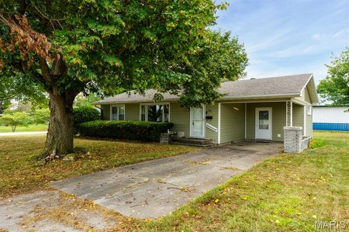 310 N Maple St, Mount Olive, IL, 62069-1233 | Card Image