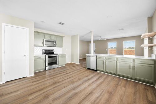 6023 Guilia Dr, Grand Prairie, TX, 75052-8757 | Card Image