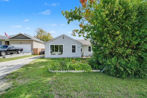 116 Robert St E, Penetanguishene, ON, L9M1J2 | Card Image