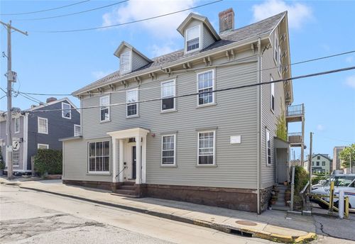 27 Franklin St, Newport, RI, 02840-3012 | Card Image