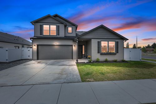 1502 E B St, Deer Park, WA, 99006-5609 | Card Image