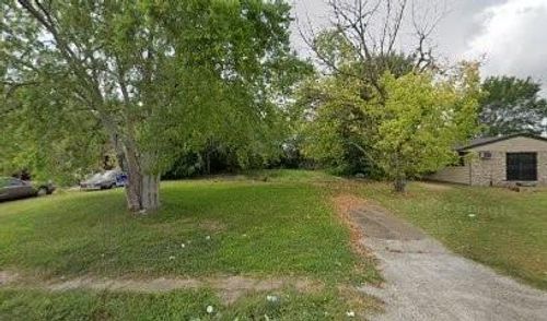 5710 Lyndhurst Dr, Houston, TX, 77033-2110 | Card Image