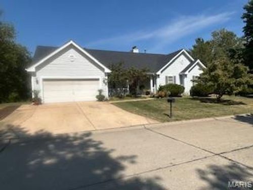 936 Forest Lake Ct, Ballwin, MO, 63021-6064 | Card Image