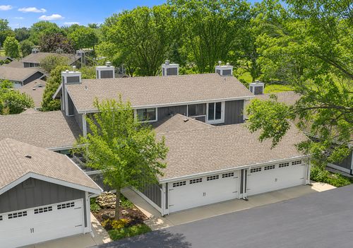 10 W Windsor Ct, Sugar Grove, IL, 60554-9154 | Card Image
