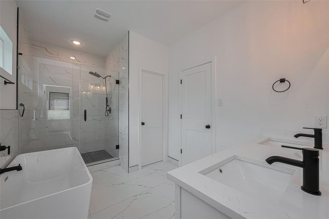2532 Wall St, House other with 3 bedrooms, 3 bathrooms and 2 parking in Houston TX | Image 39