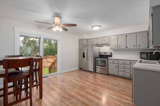 05-Dining to Kitchen.jpg | Image 4