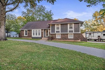 621 Russell Street, House other with 5 bedrooms, 4 bathrooms and null parking in Lathrop MO | Image 3