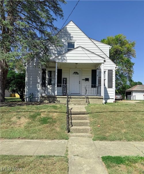 621 Seborn Ave, Zanesville, OH, 43701-5622 | Card Image