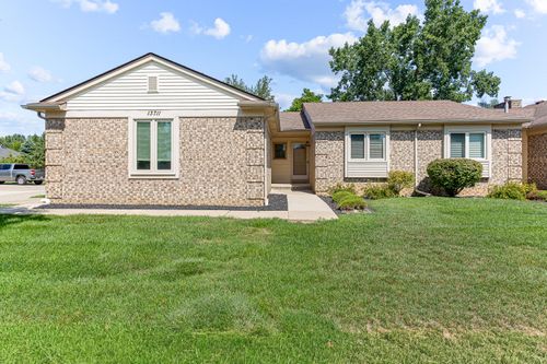 35-13711 Maple Grove Avenue, Shelby Charter Township, MI, 48315 | Card Image