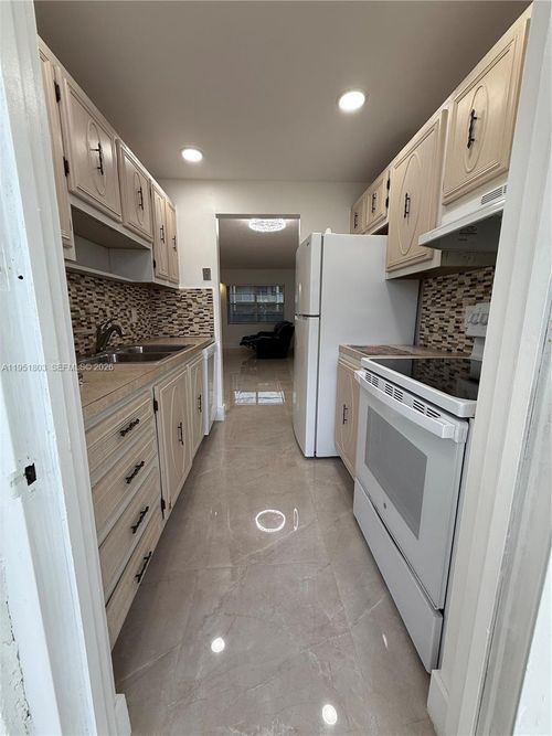 apt-110c-6650 Royal Palm Blvd, Margate, FL, 33063-2181 | Card Image