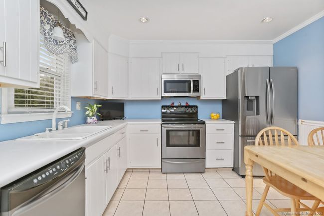 98 W Lake Rd, House other with 4 bedrooms, 2 bathrooms and null parking in Trumbull CT | Image 9