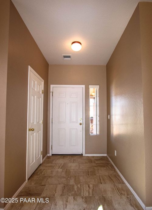 475 N Mercado St, Dewey, AZ, 86327-7125 | Card Image