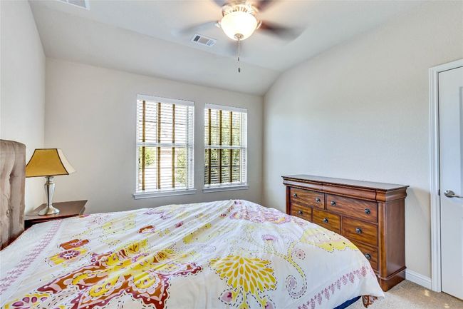 1st bedroom upstair with jack and jill style bathroom. | Image 21
