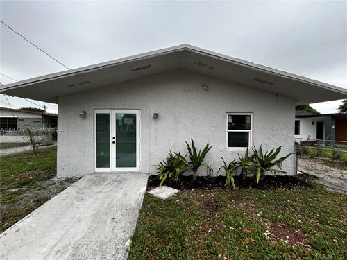 front-4429 Sw 21st St, West Park, FL, 33023-3325 | Card Image