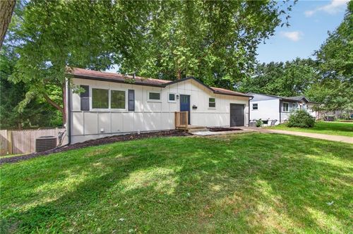 501 Park Ave, Belton, MO, 64012-3122 | Card Image