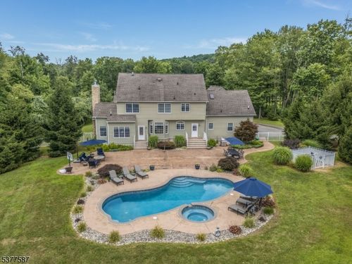 4 Douglas Ter, Annandale, NJ, 08801-4021 | Card Image