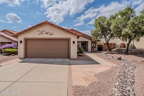 1125 W Ashworth Rd, Green Valley, AZ, 85614-5942 | Card Image