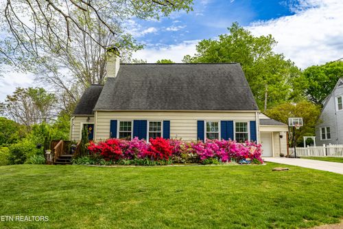 910 Mountain View Ave, Maryville, TN, 37803-4824 | Card Image