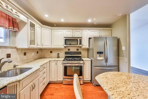 9898 Wistaria St, PHILADELPHIA, PA, 19115-2316 | Card Image