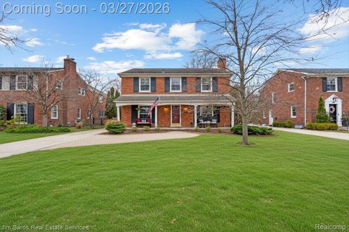 789 Lakeland St, Grosse Pointe, MI, 48230-1272 | Card Image